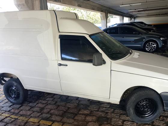 FIAT FIORINO 1.3 MPI FIRE FURGÃO 8V GASOLINA 2P MANUAL FIAT FIORINO 1.3 MPI FIRE FURGÃO 8V GASOLINA 2P MANUAL